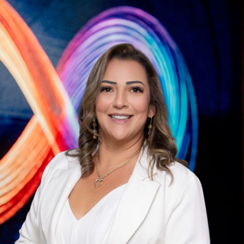 Foto da Dra. Karine Novaes